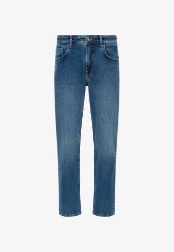 Прямые джинсы