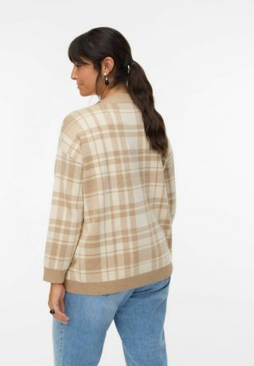 Пуловер с вырезом V