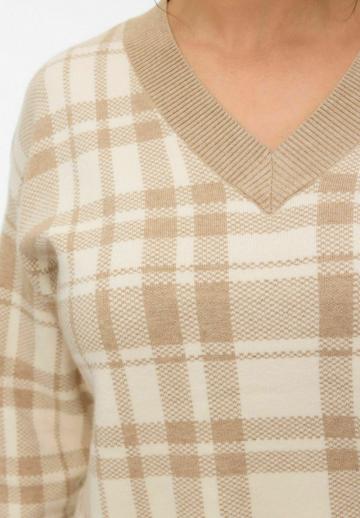 Пуловер с вырезом V