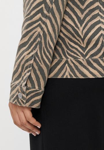 Джинсовая куртка