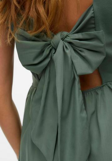 Короткое платье