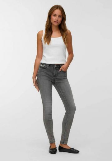 Узкие джинсы