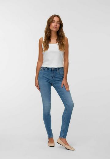 Узкие джинсы