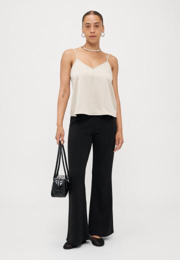 Топ на бретельках