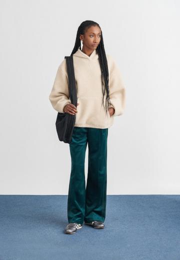 Пуловер с капюшоном