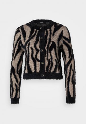 Жаккардовая вязаная кофта