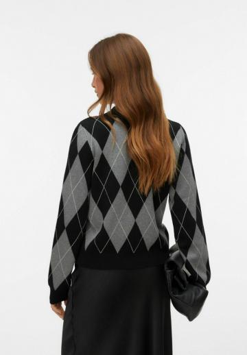 Жаккардовая вязаная кофта