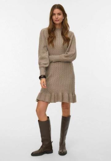 Вязаное платье