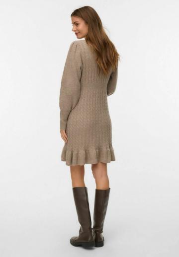 Вязаное платье