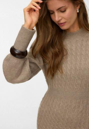 Вязаное платье