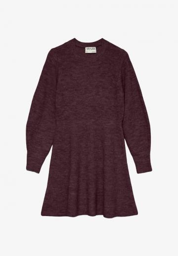 Вязаное платье