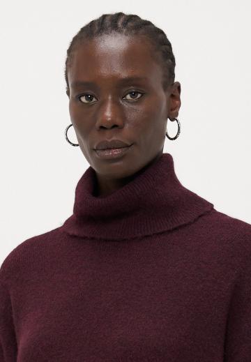 Вязаное платье