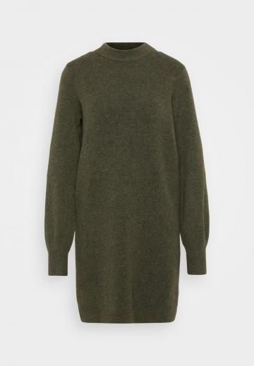 Вязаное платье