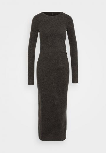 Платье футляр