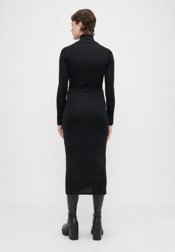 Платье футляр