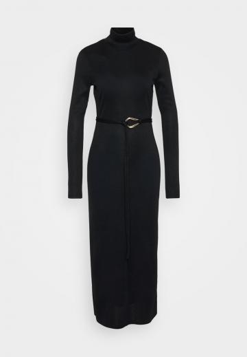 Платье футляр