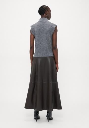 Пуловер без рукавов