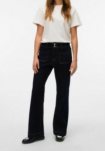 Клешеные джинсы