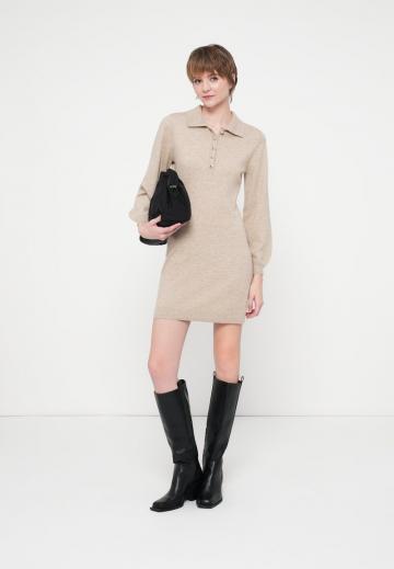 Вязаное платье