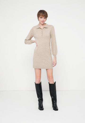 Вязаное платье