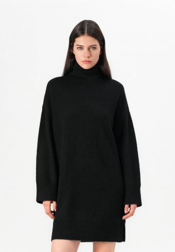 Вязаное платье