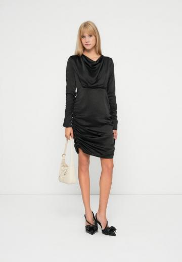 Короткое платье