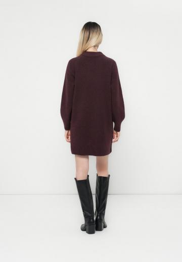 Вязаное платье