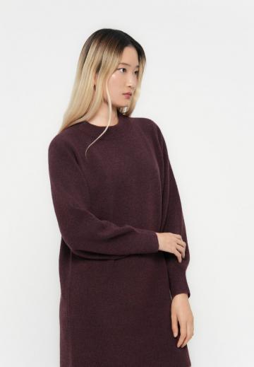 Вязаное платье