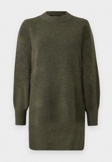 Вязаное платье