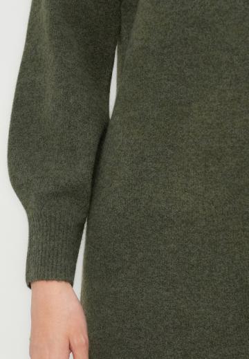 Вязаное платье