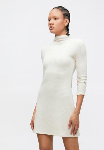 Вязаное платье