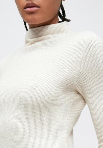 Вязаное платье