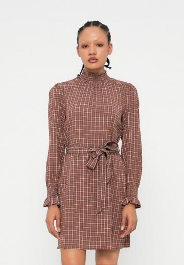 Короткое платье