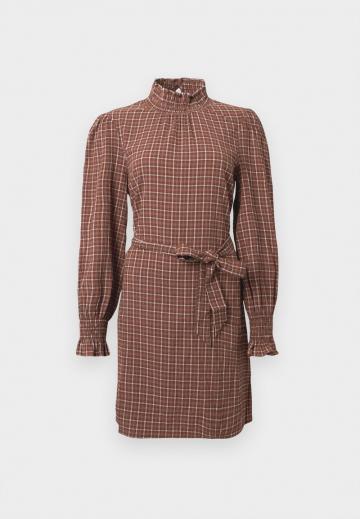 Короткое платье