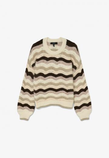 Пуловер в полоску