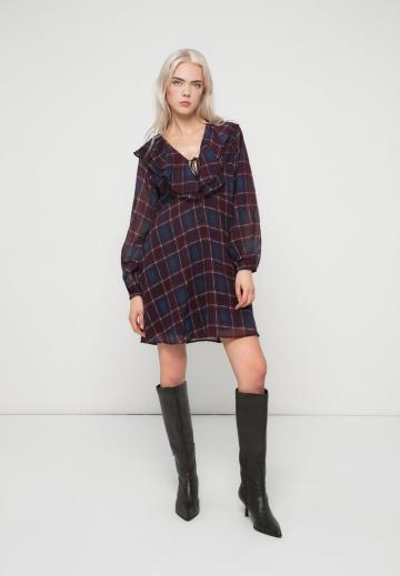 Короткое платье