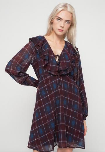 Короткое платье