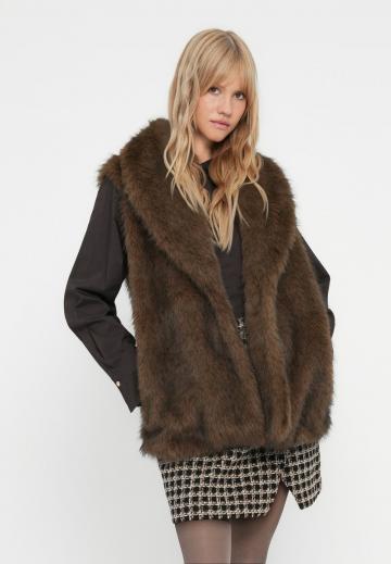 Пуховой жилет