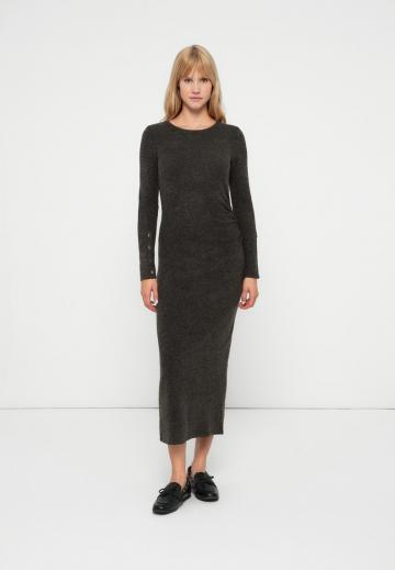 Вязаное платье