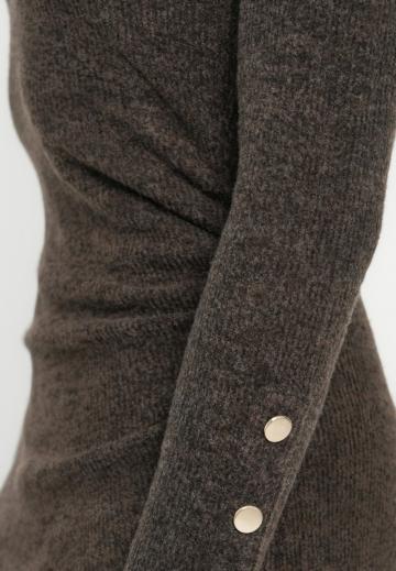 Вязаное платье