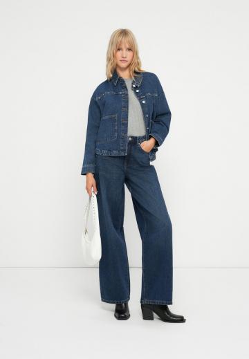 Джинсовая куртка