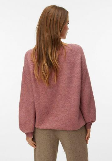 Пуловер с вырезом V