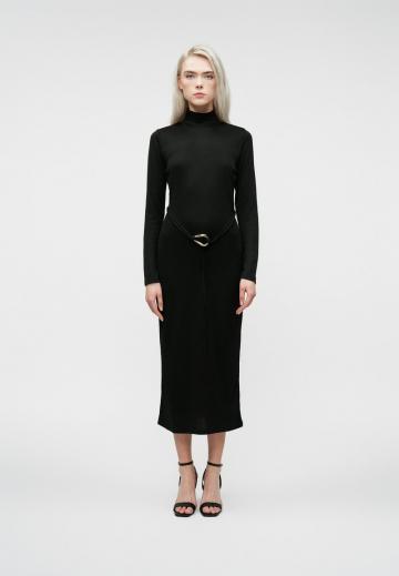 Вязаное платье