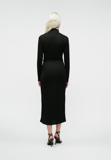 Вязаное платье