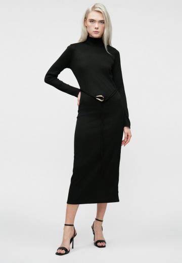 Вязаное платье