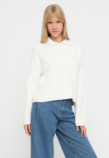 Пуловер с воротником поло