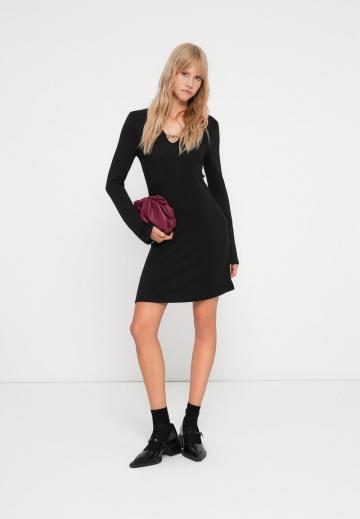 Вязаное платье