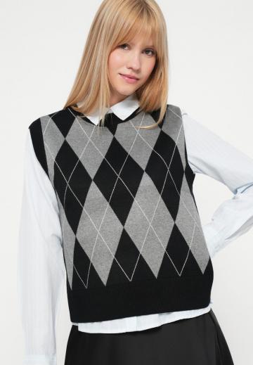 Пуловер без рукавов