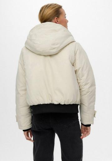 Зимняя куртка