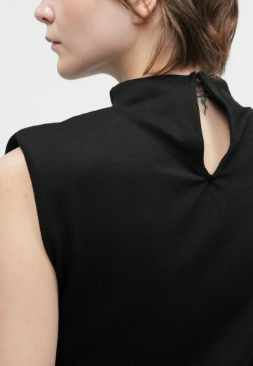 Короткое платье